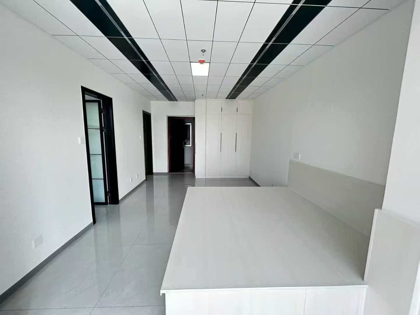 【出租】山偉學(xué)府電梯8樓南向家具家電齊全900
