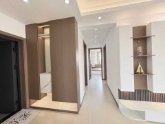 人和國際電梯八樓143平三室兩衛(wèi)73.8萬