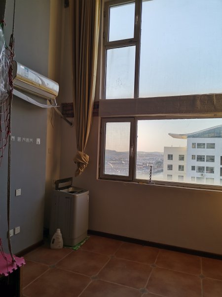 溫州商廈復(fù)式的公寓出租，家具家電齊全