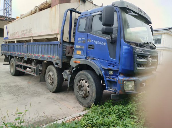 出售國五7.2米平板加罐散料車