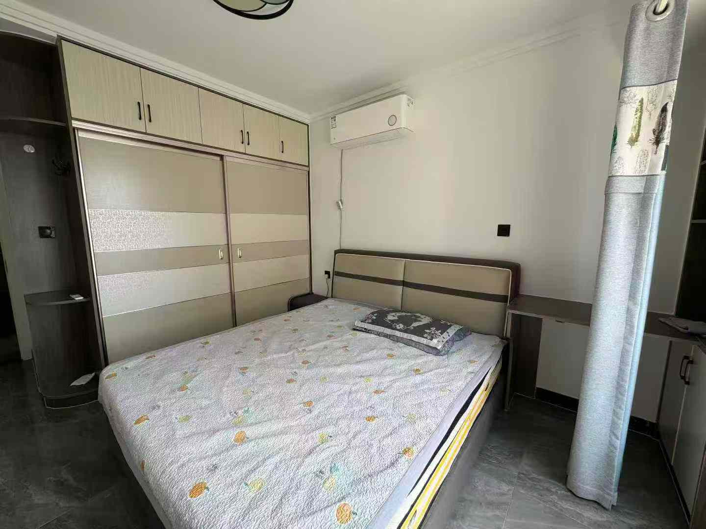 @出租:1500/月，香山公館，精裝2室