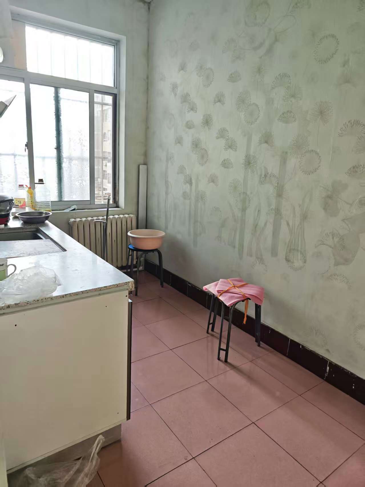 初家園街10-3誠(chéng)信超市門(mén)市三樓