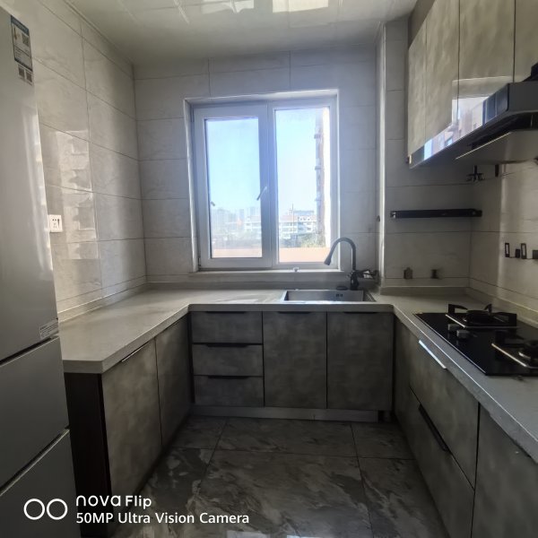 吉房出租家具家電齊全拎包入住電梯洋房