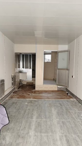 文登區(qū)永安街西臨街車庫(kù)出租