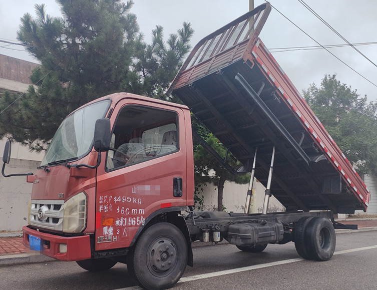 電噴國四四米二自卸福田