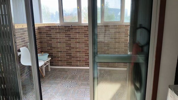 @出租1000/月，水榭花都電梯2室!