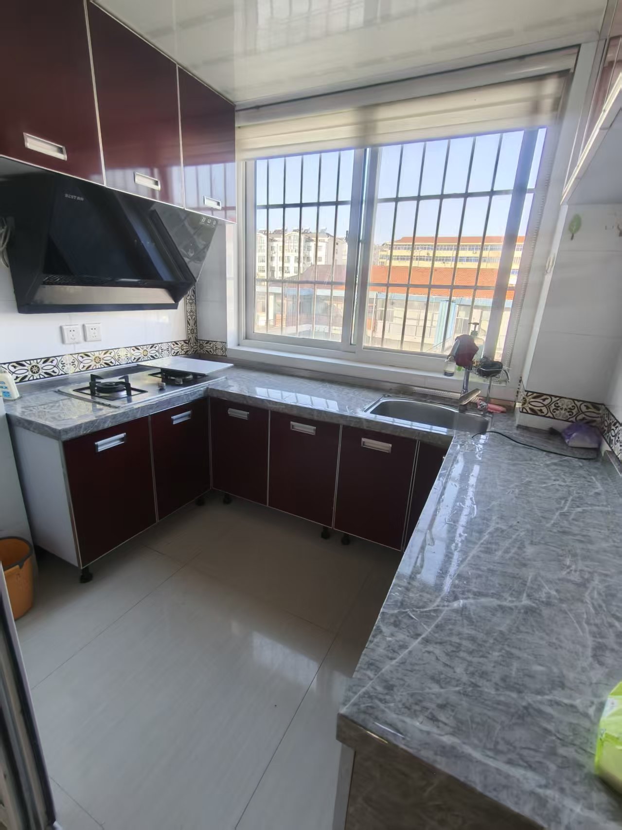 @出租:1100/月，文峰花園，3室