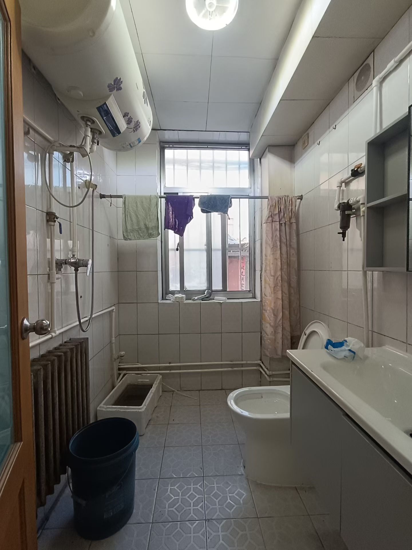 @出租:800/月，實(shí)驗(yàn)身后一樓帶院!