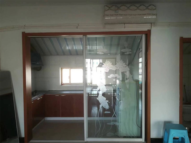 涼水灣鴻?；▓@小區(qū)精裝閣樓出租