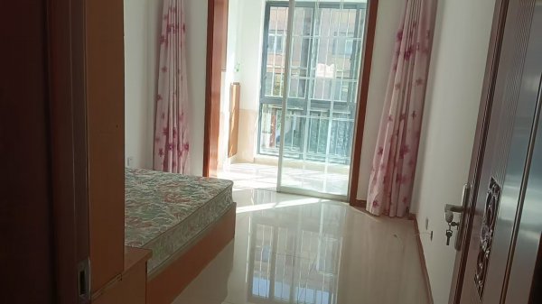 @900/月，人和國(guó)際，1樓