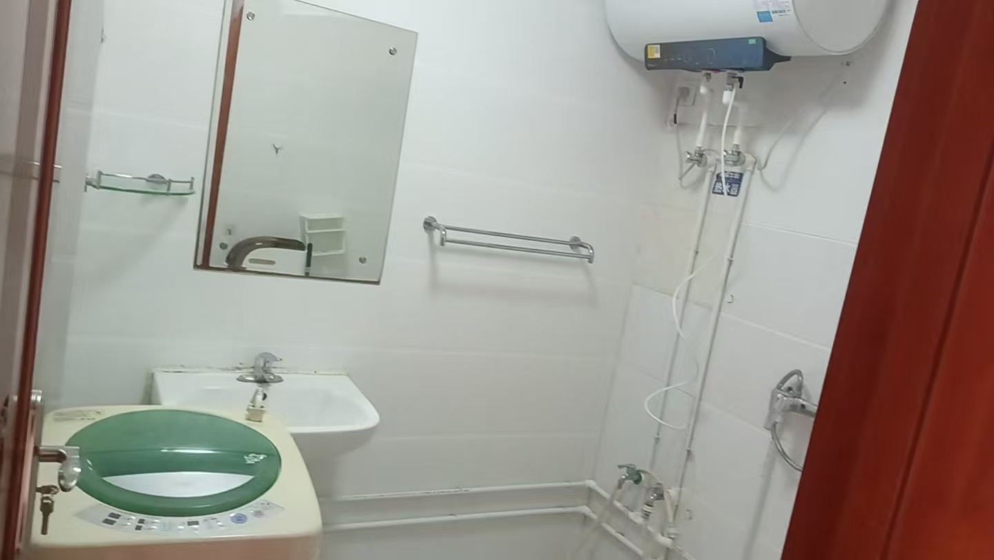 @900/月，人和國(guó)際，1樓