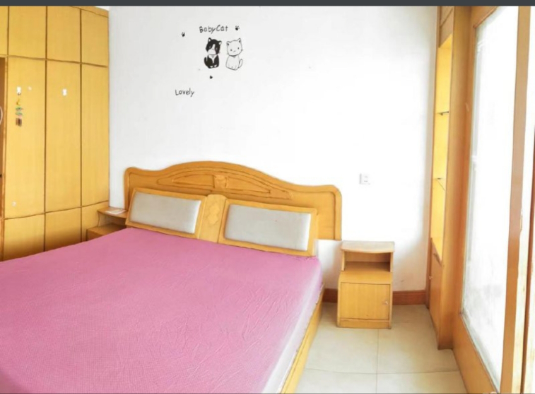 文登宋村鎮(zhèn)華夏塔機(jī)小區(qū)里家家悅超市不遠(yuǎn)