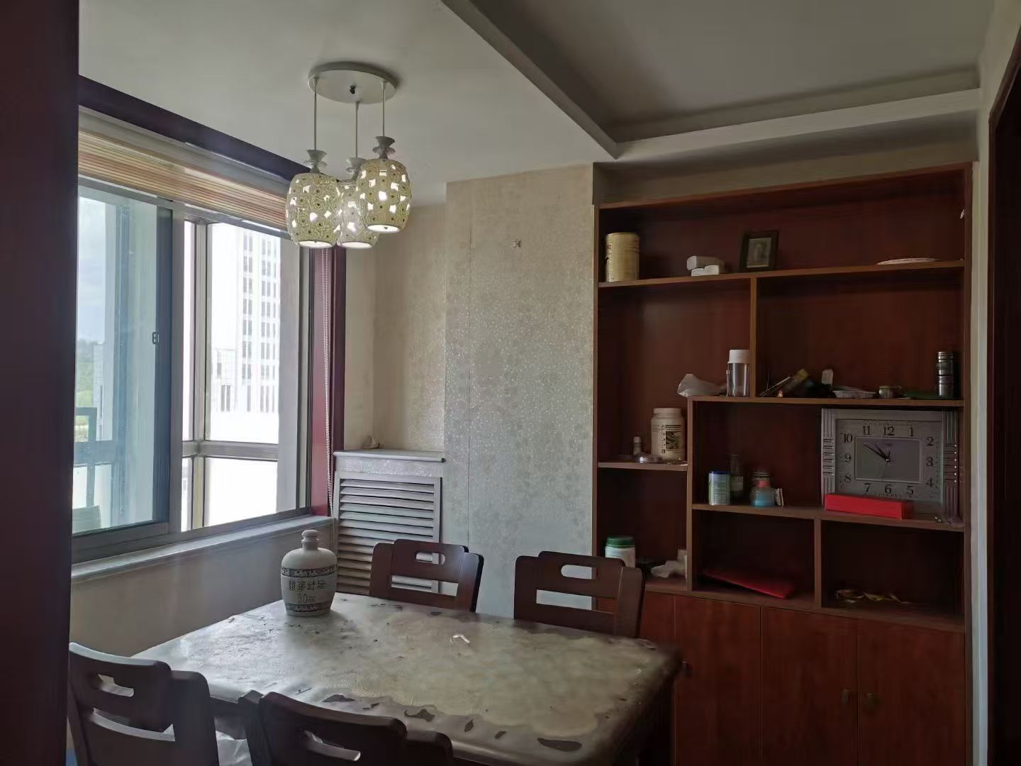 御臨華府三室兩衛(wèi)純實(shí)木中式裝修1600/月