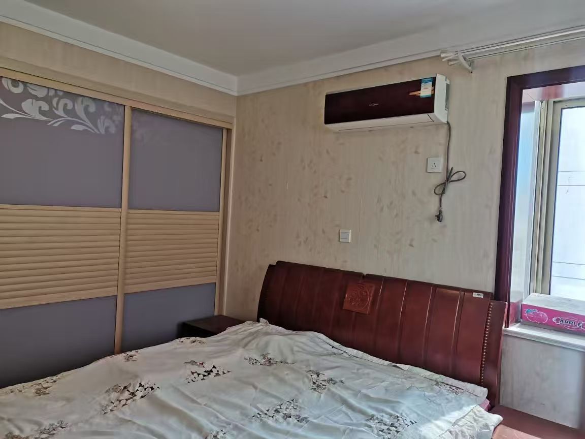 御臨華府三室兩衛(wèi)純實(shí)木中式裝修1600/月