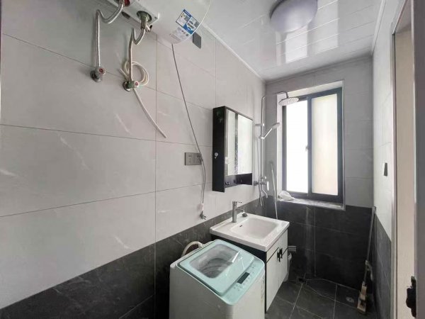 @900/月，老一中，路南2室