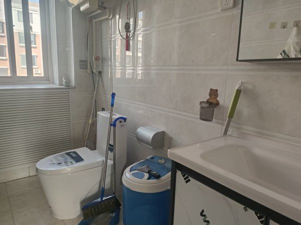 @1100/月，櫻花時(shí)尚，3室2衛(wèi)