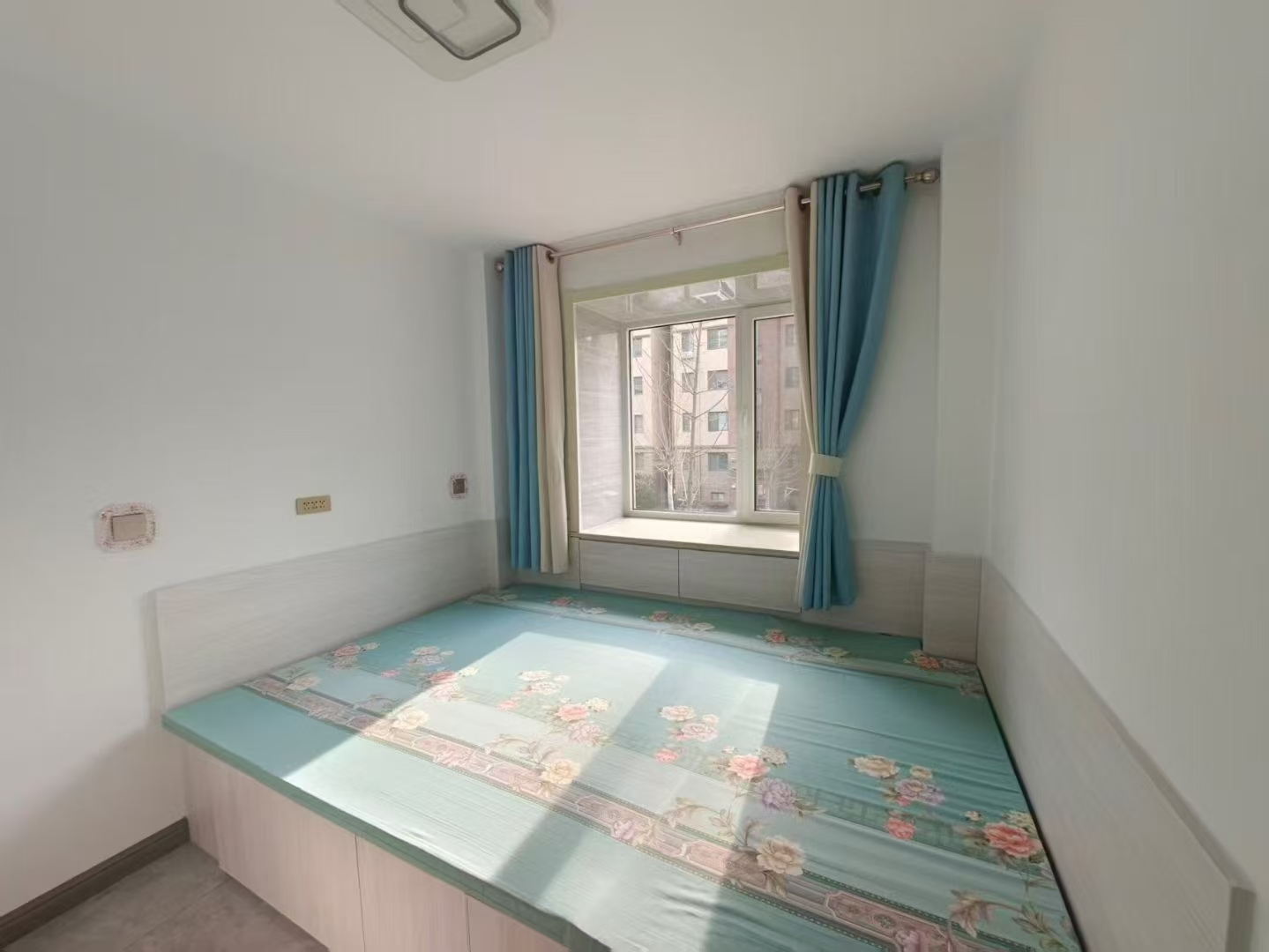 婚房小住河景東城電梯洋房二樓132平三室兩衛(wèi)79.8萬 婚房小住河景東城電梯洋房二樓132平三室兩衛(wèi)79.8萬