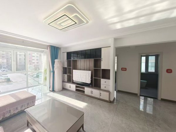 婚房小住河景東城電梯洋房二樓132平三室兩衛(wèi)79.8萬 婚房小住河景東城電梯洋房二樓132平三室兩衛(wèi)79.8萬