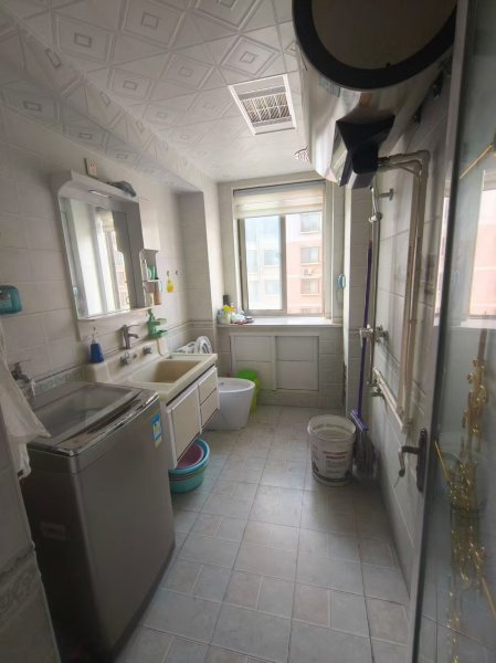 峰南四樓89.5平兩室拎包入住37.8萬(wàn) 峰南四樓89.5平兩室拎包入住37.8萬(wàn)