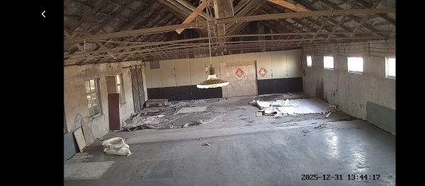 義烏東有倉庫出租，大約300平，可分割，出入車裝卸貨方便，有