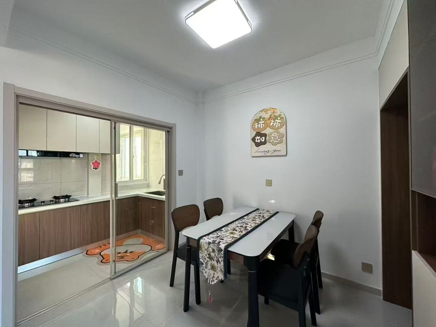 中央龍灣電梯17樓124平三室精裝修 未住69.8萬(wàn) 中央龍灣電梯17樓124平三室精裝修 未住69.8萬(wàn)