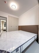 三里河居民小區(qū) 電梯小高層5樓 三室117.62平49萬