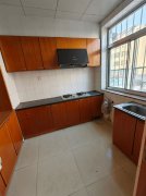 大潤(rùn)發(fā)北公安局家屬樓一樓澆筑樓96.84平兩室24.8萬(wàn)