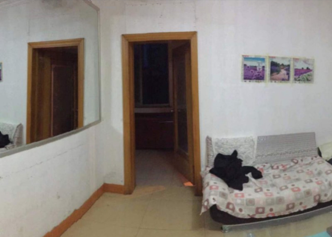 文登宋村鎮(zhèn)華夏塔機小區(qū)里家家悅超市不遠