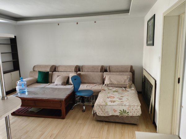 興隆街書香社區(qū)樓房出租，家電齊全，拎包入住