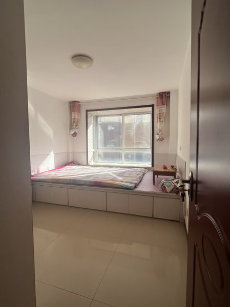 @出租:900，書香苑，3樓，2室