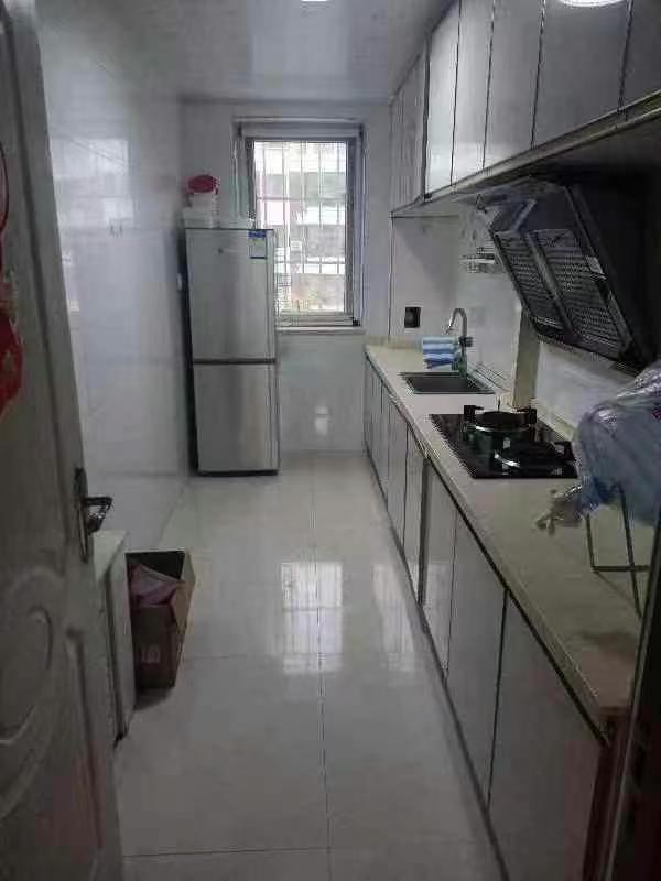 @1100/月，龍澤苑2樓，2室!