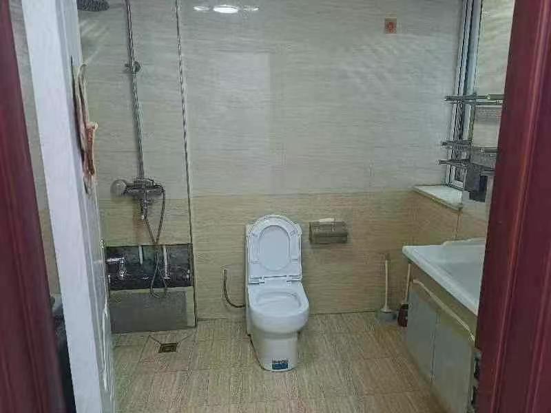 @1100/月，龍澤苑2樓，2室!