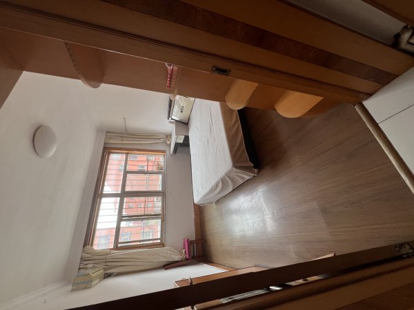 桃園小區(qū)一樓 三室一廳