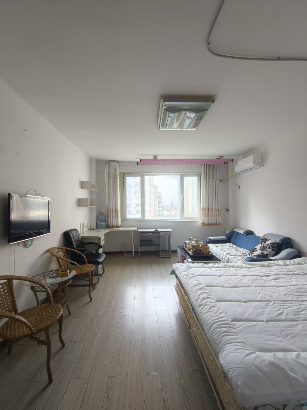 【出租】銀河世家公寓9樓，家電齊全，月/1000年租起