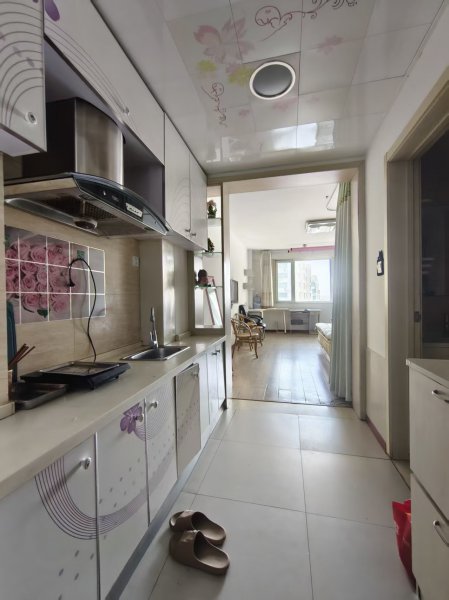 【出租】銀河世家公寓9樓，家電齊全，月/1000年租起