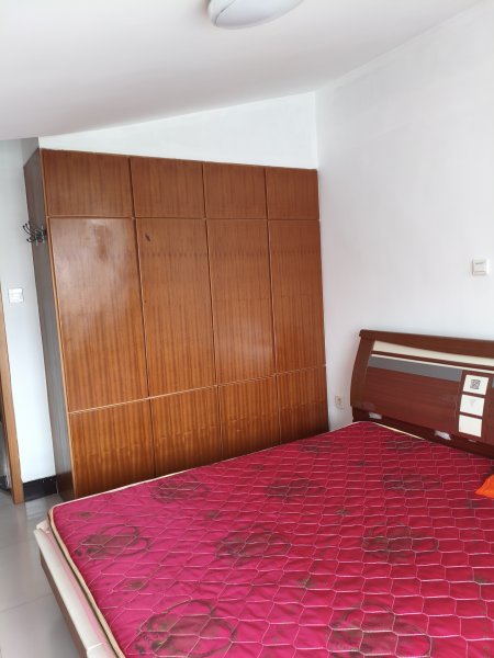 涼水灣鴻?；▓@小區(qū)精裝閣樓出租