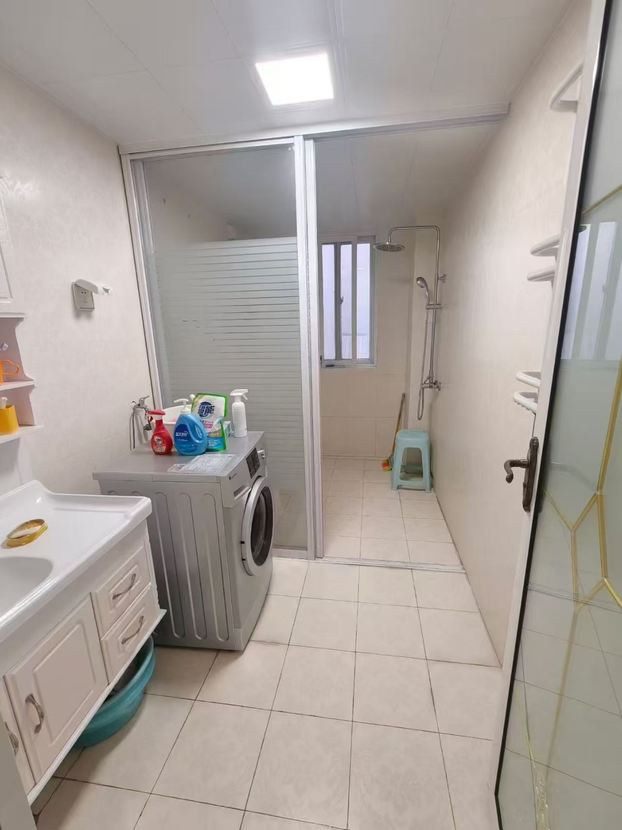 山川文苑151平三室兩衛(wèi)精裝家具家電齊全月租1300元