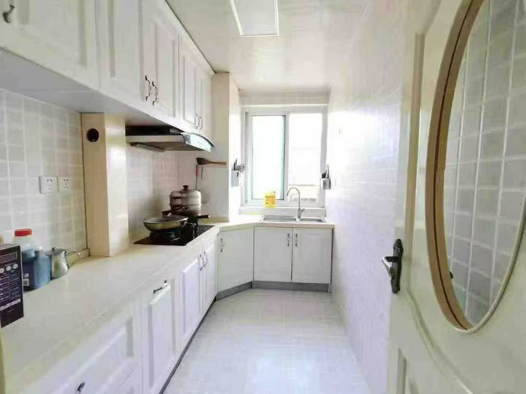 **露天陽(yáng)臺(tái)300平山川文苑 電梯三樓91平兩室38.8萬(wàn) **露天陽(yáng)臺(tái)300平山川文苑 電梯三樓91平兩室38.8萬(wàn)