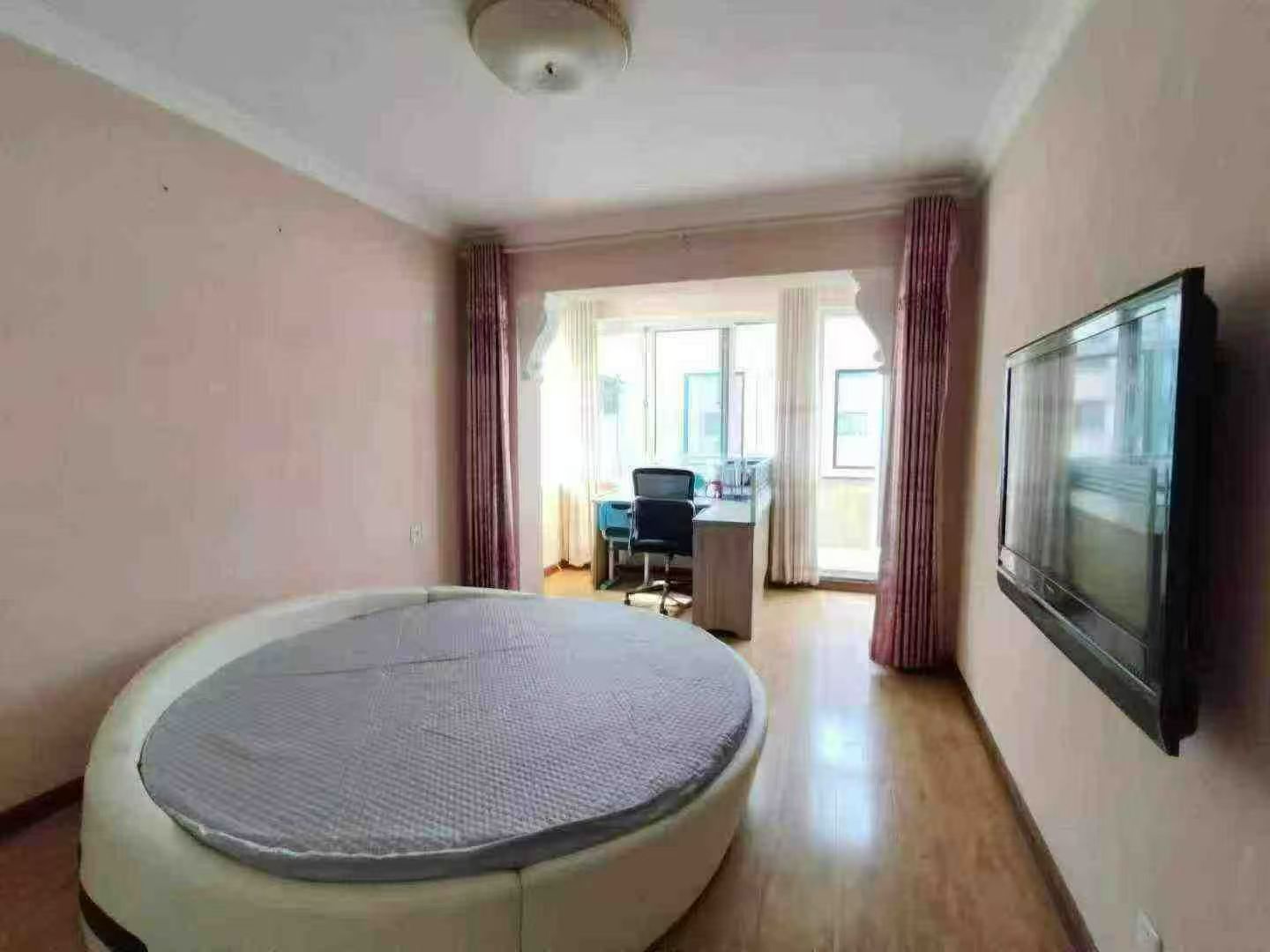 **露天陽(yáng)臺(tái)300平山川文苑 電梯三樓91平兩室38.8萬(wàn) **露天陽(yáng)臺(tái)300平山川文苑 電梯三樓91平兩室38.8萬(wàn)