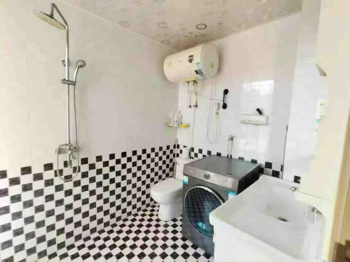 **露天陽(yáng)臺(tái)300平山川文苑 電梯三樓91平兩室38.8萬(wàn) **露天陽(yáng)臺(tái)300平山川文苑 電梯三樓91平兩室38.8萬(wàn)