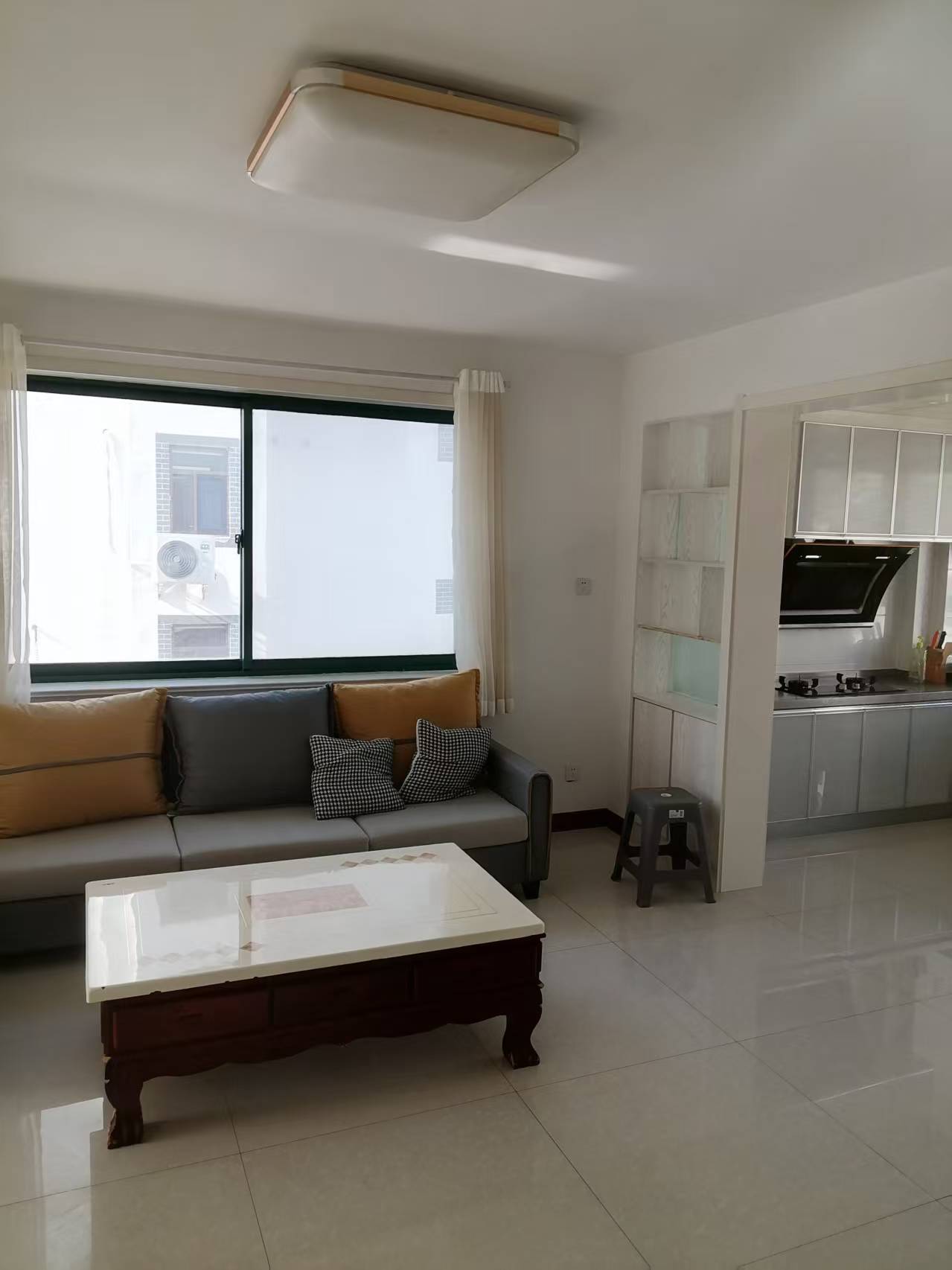 文山花園2室1廳1衛(wèi)，房子位于市中心，購物方便，交通便利，，