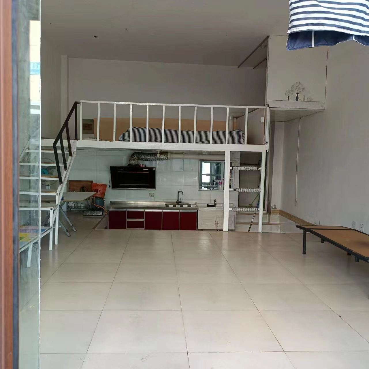 出租：文登開發(fā)區(qū)玫瑰公寓一樓（年租金5500元）