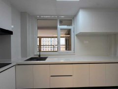 德紅世紀(jì)華府電梯22樓精美三室89.58平只要37萬(wàn)