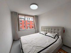 燕南街三樓三室精裝102平30萬