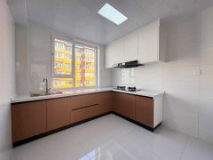 珠海路小區(qū)2004年竣工三樓87平兩室25萬