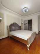 中央龍灣最南排 河景房 電梯6樓130.91平三室兩衛(wèi)68.