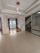 中央龍灣最南排 河景房 電梯6樓130.91平三室兩衛(wèi)68.