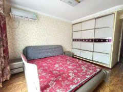 天潤(rùn)城5樓110.75平南向客廳精裝修家具家電全31.8萬(wàn)